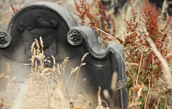 Lapide per tomba a terra